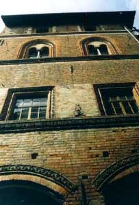Ingrandisci